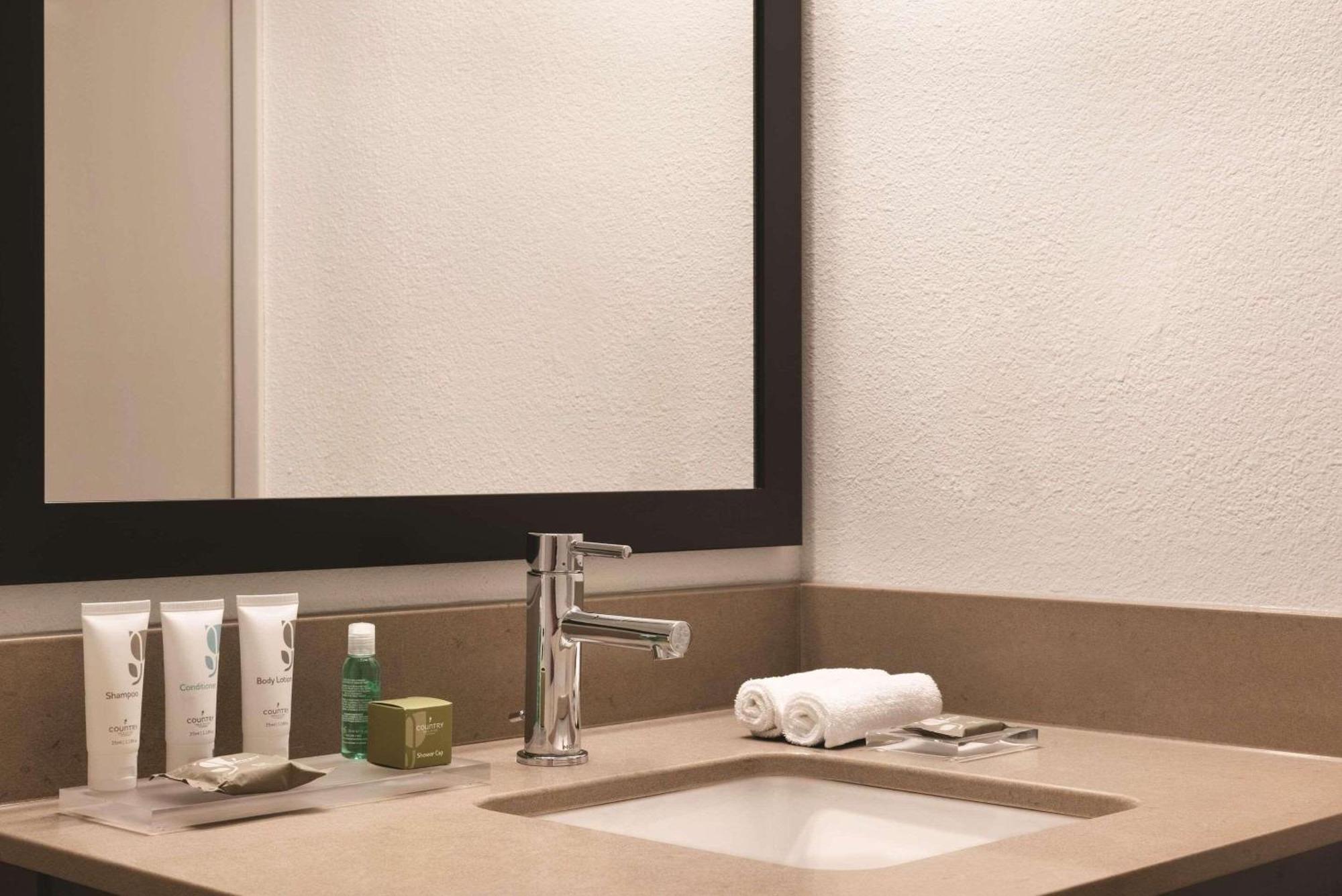 Country Inn & Suites By Radisson, Northfield, Mn Екстериор снимка